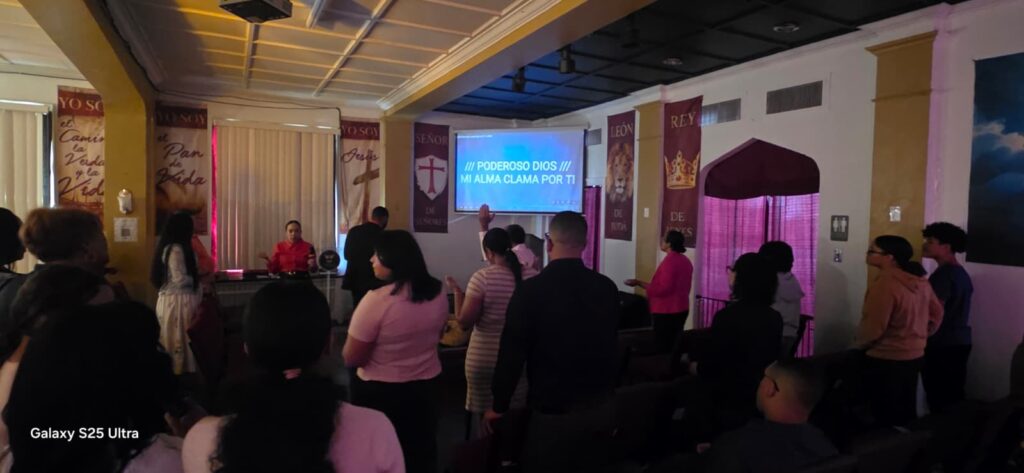 Servicio de oración y adoración de Iglesia Maná Para Las Naciones en Hazleton, PA