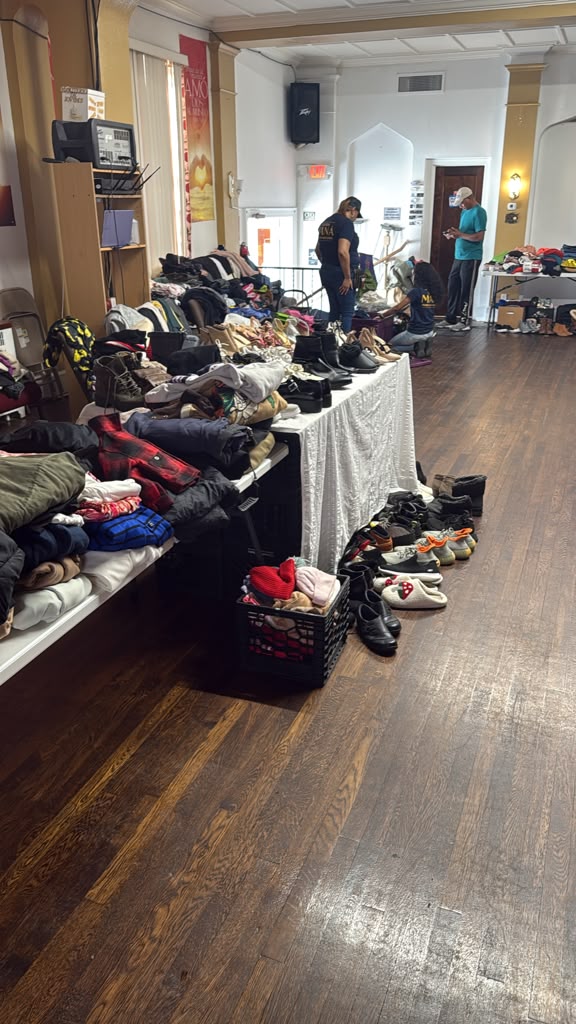 Donación de ropa y artículos de primera necesidad en Iglesia Maná Para Las Naciones, Hazleton PA